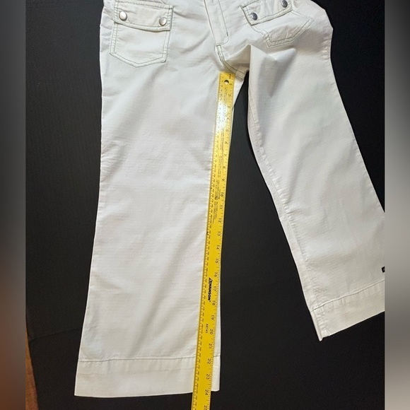 Athleta women crop pants in whiteKhaki with 8 pockets & green stitching Sz4. U15 - Picture 8 of 10